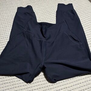 Old Navy Active Powersoft collection. High rise jogger go-dry. Navy, medium tall